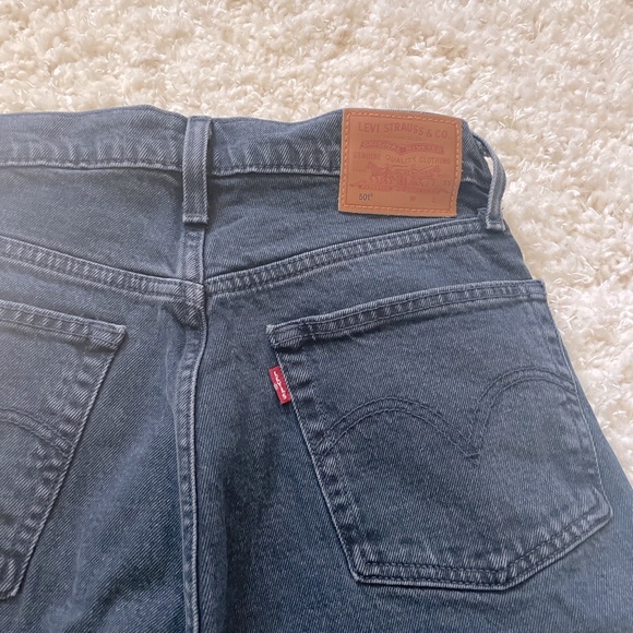 levi’s jeans!! dark denim wash pretty close to the color black!! - Picture 2 of 3